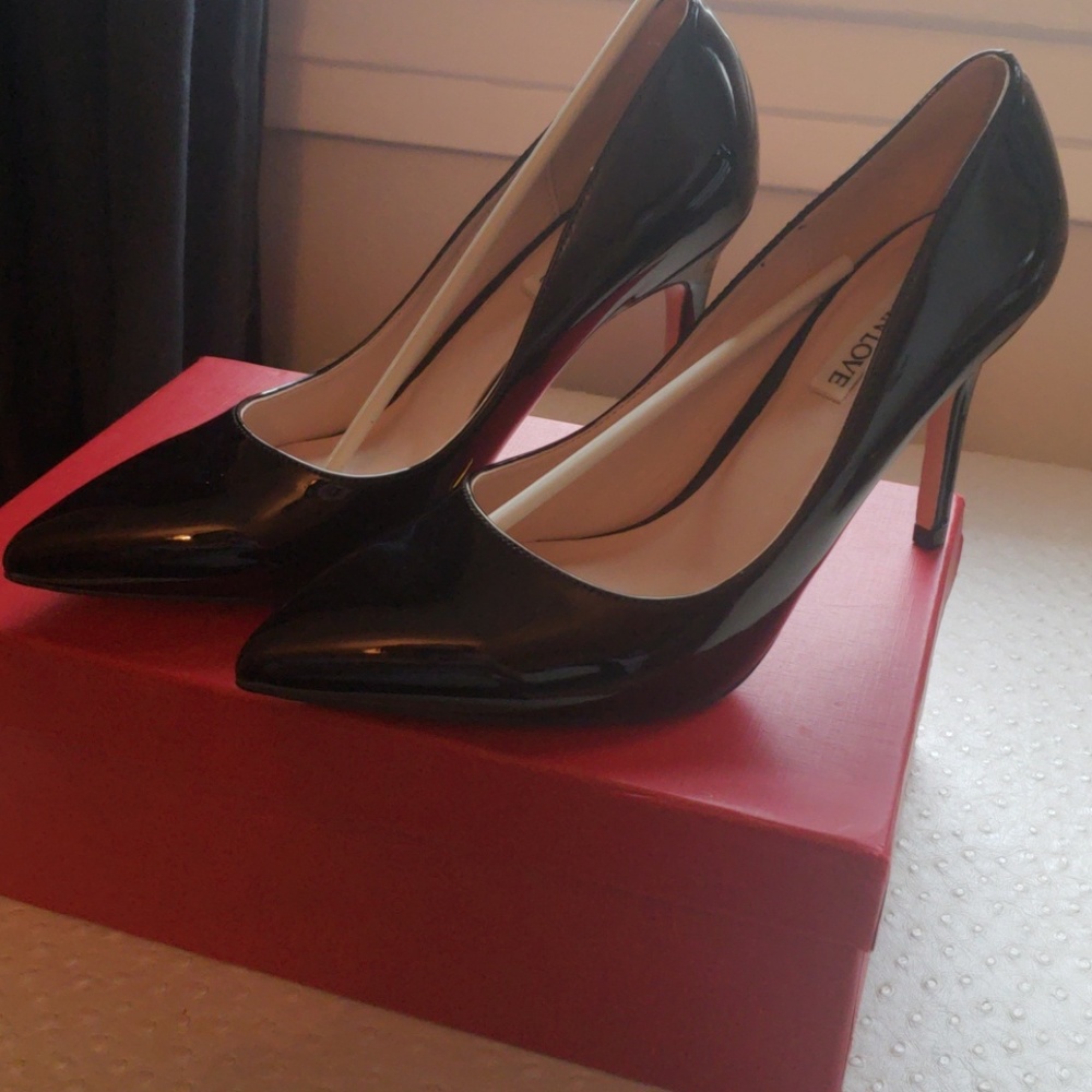 Patent leather black heels